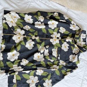 BedHead Gray Floral Shirt with White and Green Accents